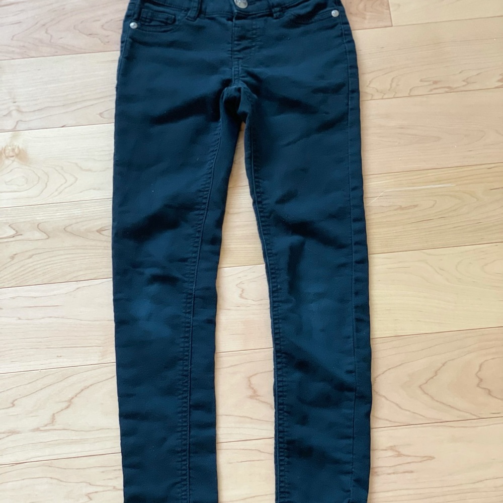 Girls JUSTICE black Jeggings!